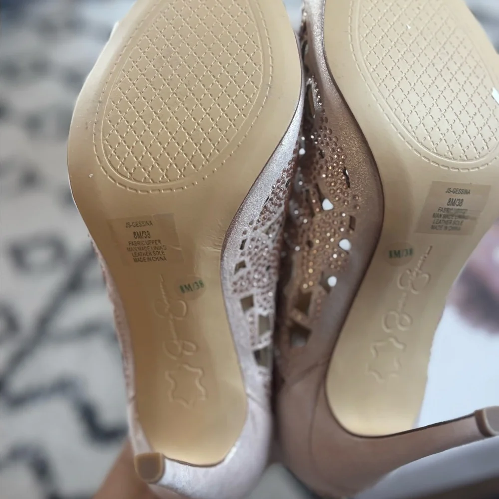 Jessica Simpson stiletto booties. Size 8 - Picture 4 of 7